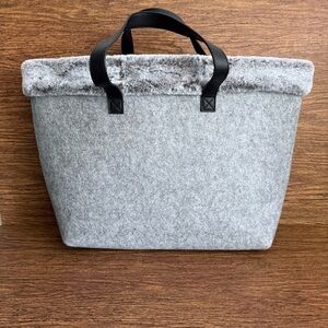 Barnes &‎ Noble Book Holiday Travel Overnight Grey Tote Bag Faux Fur Trim Chic